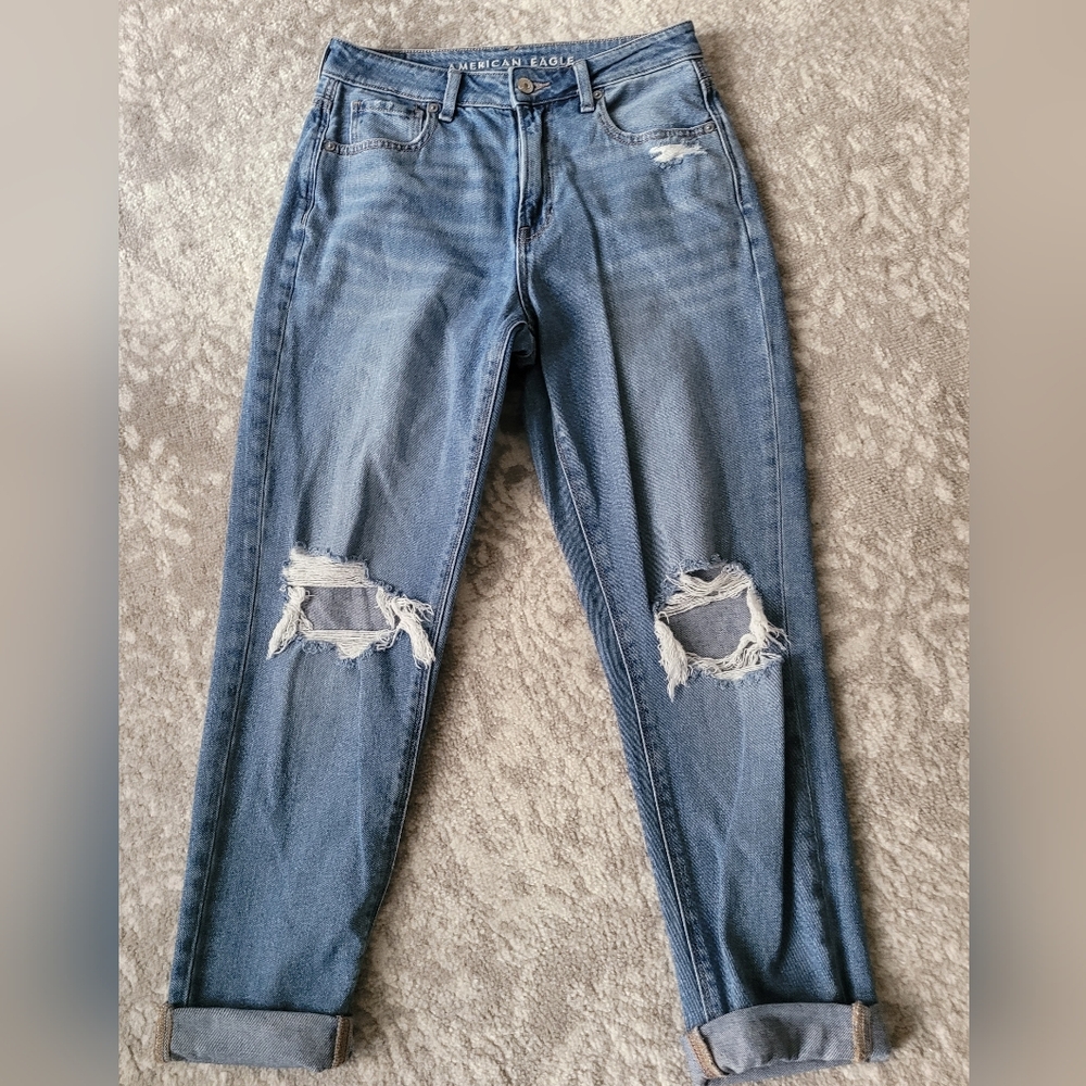Women's American Eagle Hi-Rise Ripped Mom Jeans, Size 4